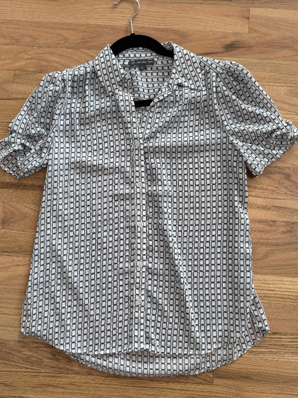 Patterned Short Sleeve Shirt - Picture 2 of 5
